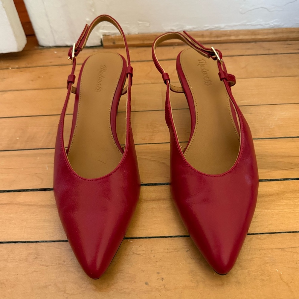 Madewell The Debbie Slingback Pump In red Leather
